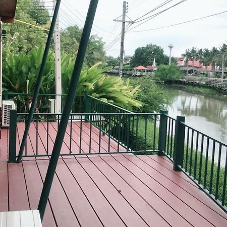 אמפווה Nung Ni Bang Khon Thi Resort מראה חיצוני תמונה