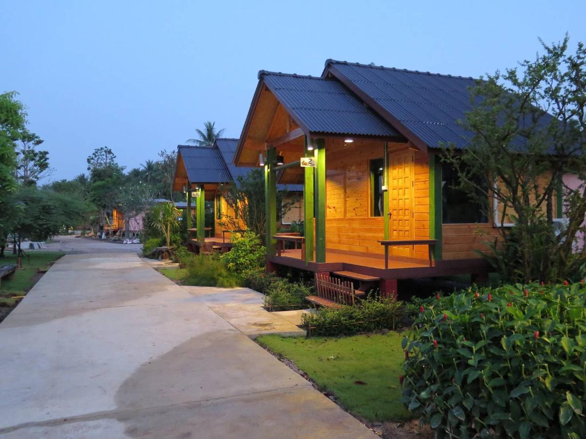 אמפווה Nung Ni Bang Khon Thi Resort מראה חיצוני תמונה