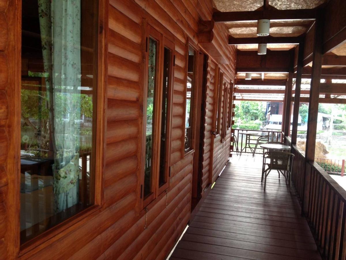 אמפווה Nung Ni Bang Khon Thi Resort מראה חיצוני תמונה