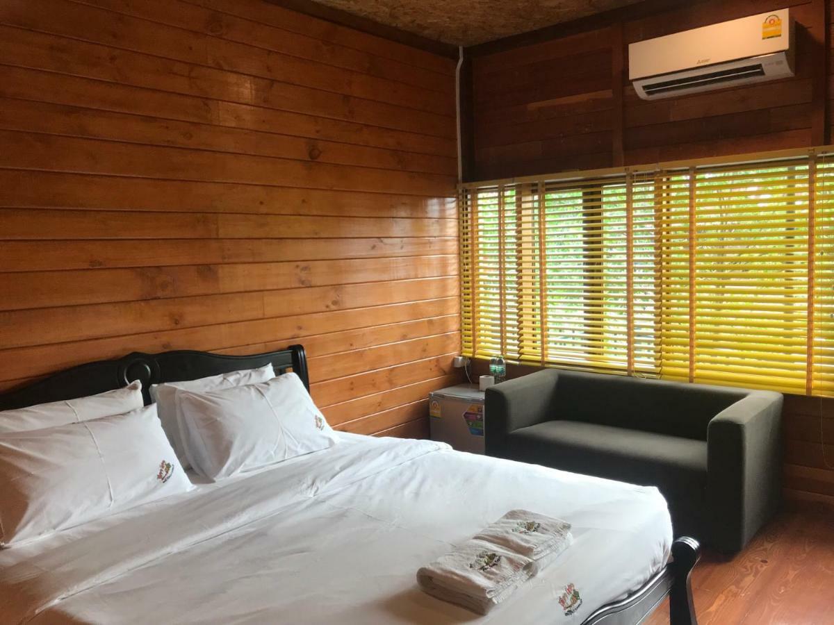 אמפווה Nung Ni Bang Khon Thi Resort מראה חיצוני תמונה