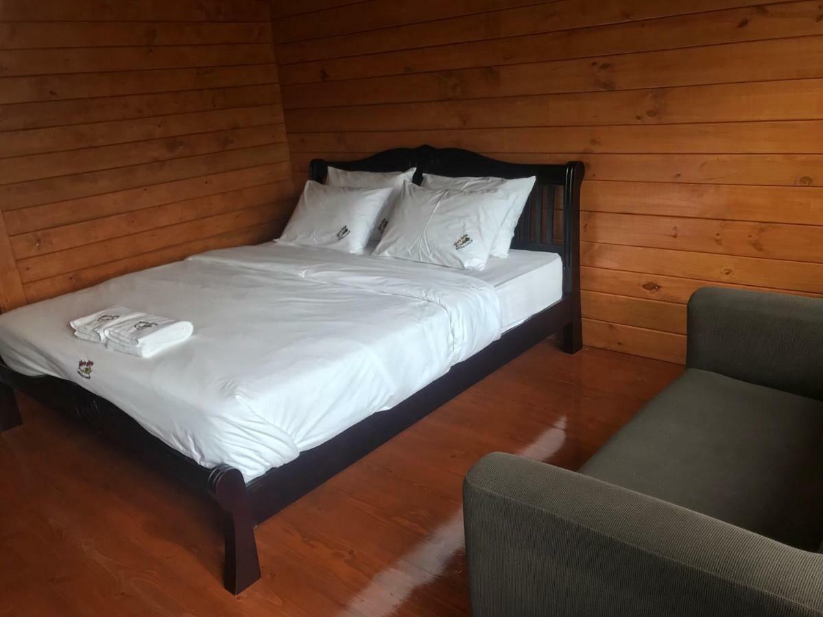 אמפווה Nung Ni Bang Khon Thi Resort מראה חיצוני תמונה