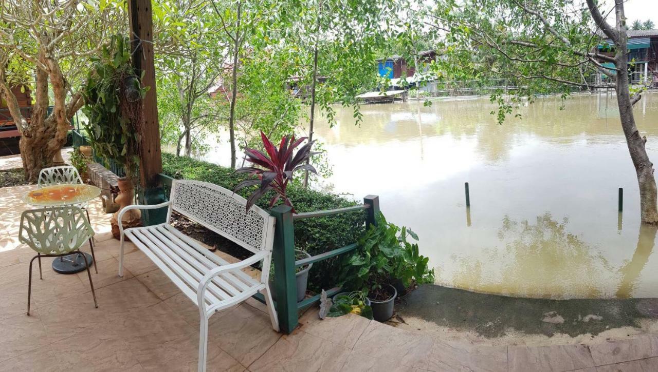 אמפווה Nung Ni Bang Khon Thi Resort מראה חיצוני תמונה
