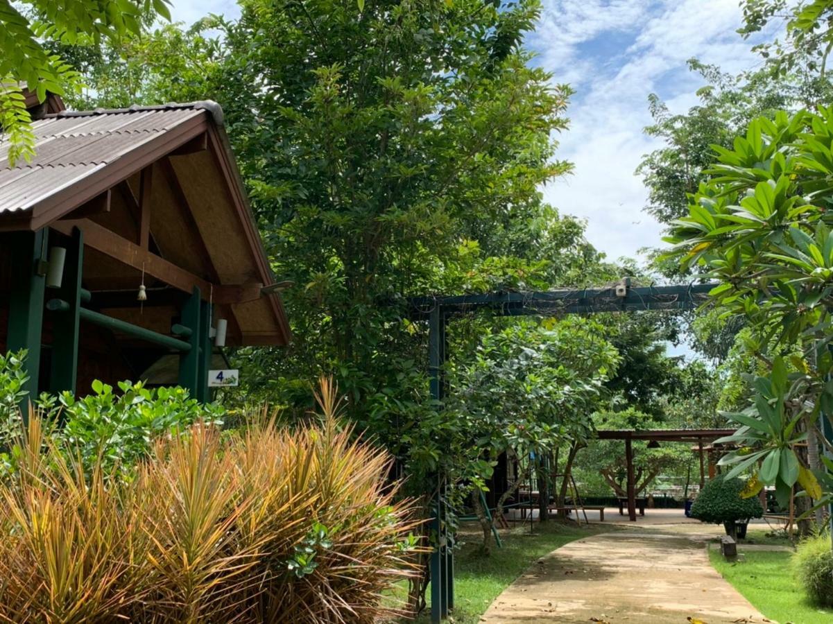 אמפווה Nung Ni Bang Khon Thi Resort מראה חיצוני תמונה